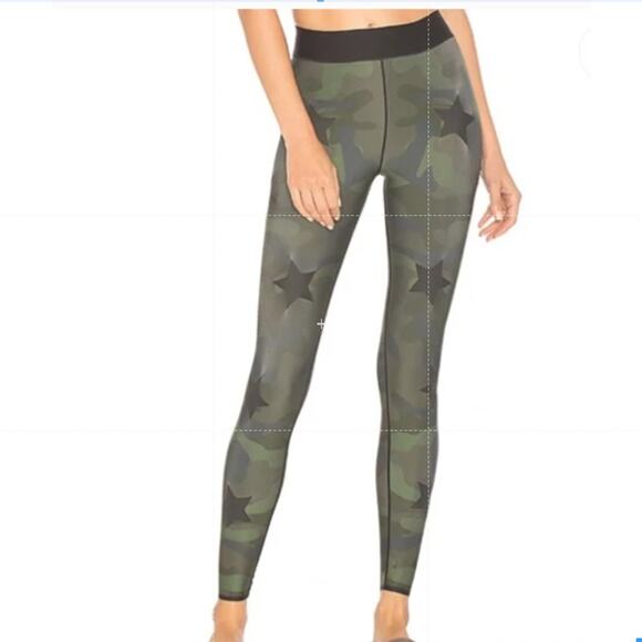 Ultracor Medium M Green Black Camo Stars Knockout Leggings Patent Print Workout - Picture 12 of 12